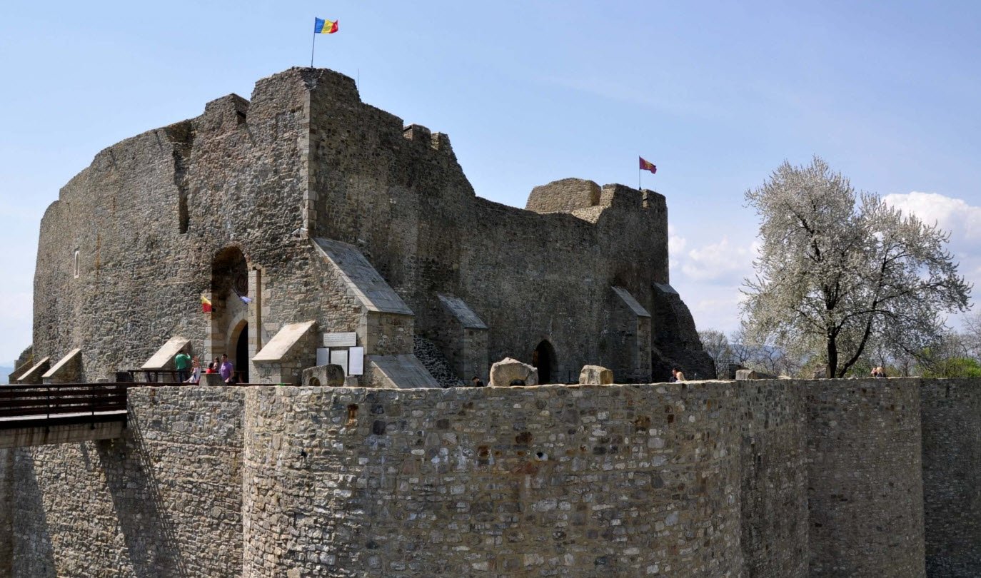 Cetatea Noua a Romanului, Romania, Romania